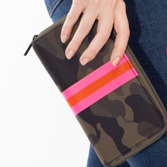 Haute Shore Cash Show off Wallet - Picture 4 of 12